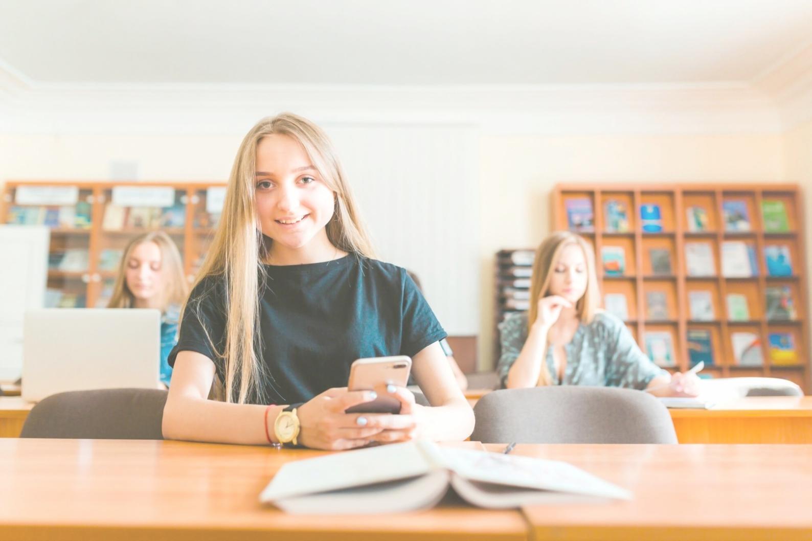 Sesión de capacitación en gestión presupuestaria con equipo empresarial